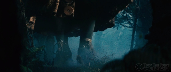 into-the-woods-movie-screenshot-giant-2